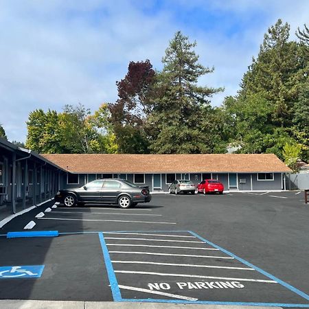 Pine Cone Motel Willits Exterior foto